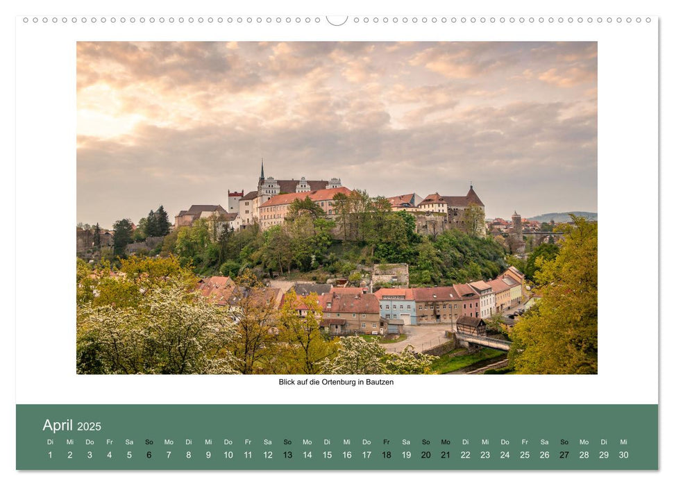 Heimat und Ferne, ein Jahr in Bildern (CALVENDO Premium Wandkalender 2025)