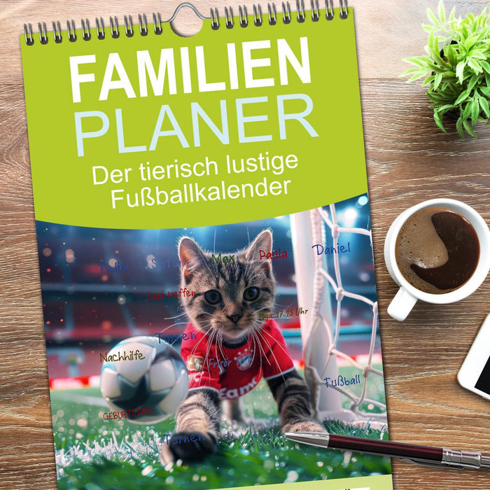 Der tierisch lustige Fußballkalender (CALVENDO Familienplaner 2025)