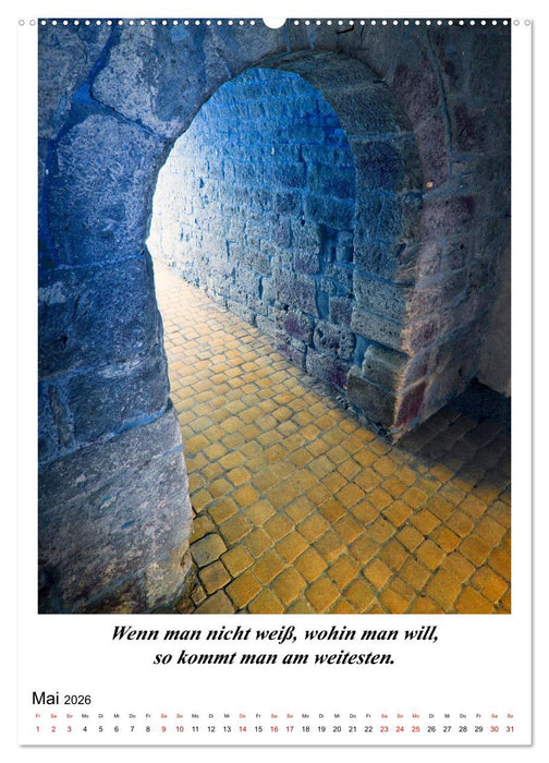 Türen und dahinter ? (CALVENDO Wandkalender 2026)