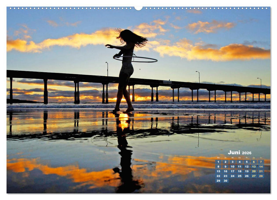 Hula-Hoop: Spaß, Sport und Fitness mit Hula Hoop Reifen (CALVENDO Premium Wandkalender 2026)