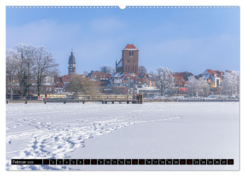 Waren (Müritz) in der Mecklenburgischen Seenplatte (CALVENDO Premium Wandkalender 2026)