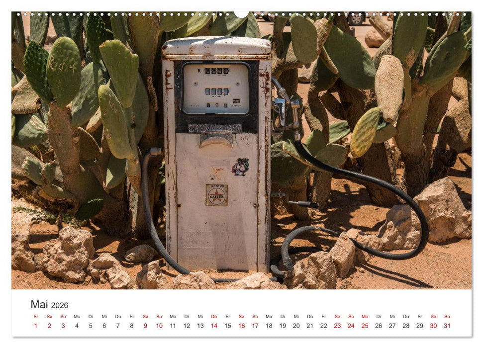 Solitaire Alte verlassene Autos in der namibischen Wüste (CALVENDO Wandkalender 2026)