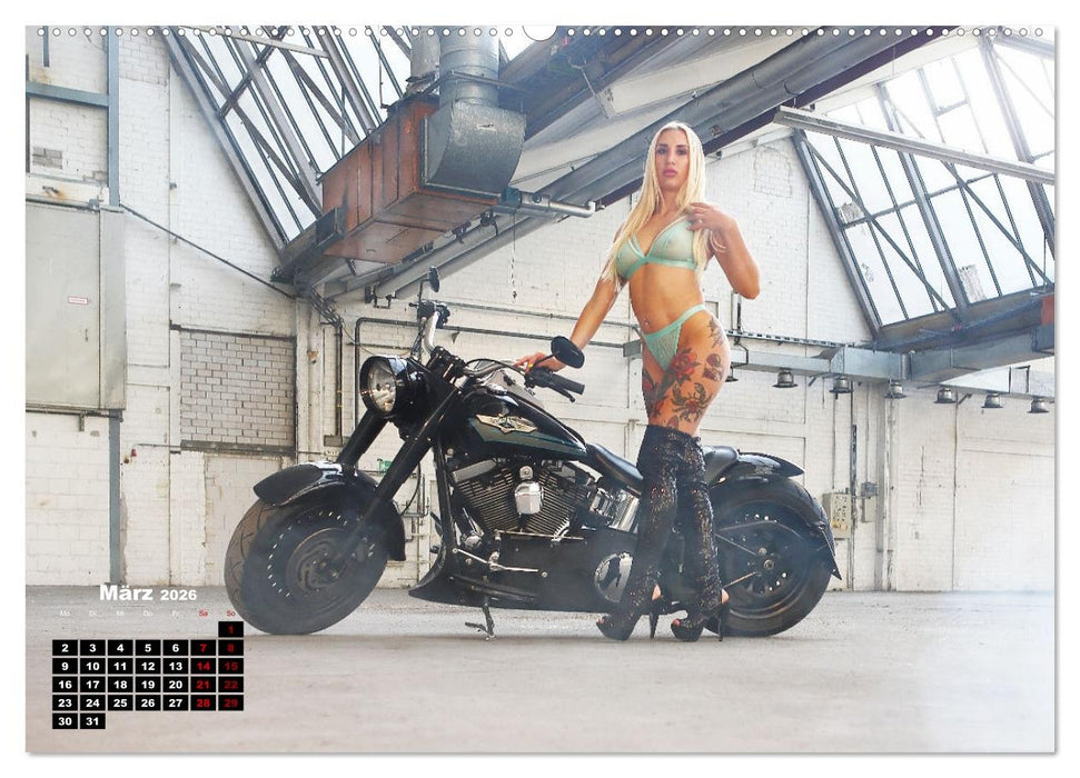 Motorräder und Sexy Girls (CALVENDO Premium Wandkalender 2026)