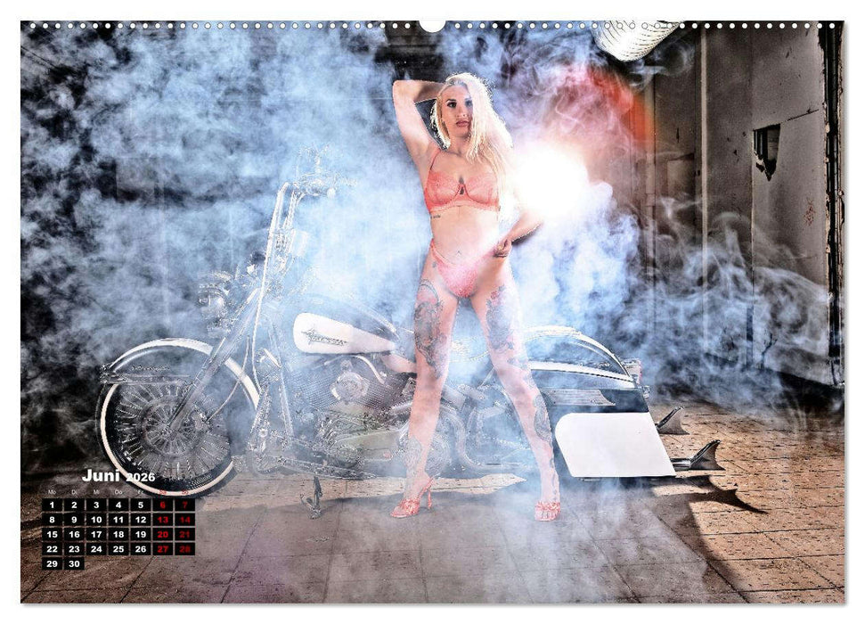 Motorräder und Sexy Girls (CALVENDO Premium Wandkalender 2026)