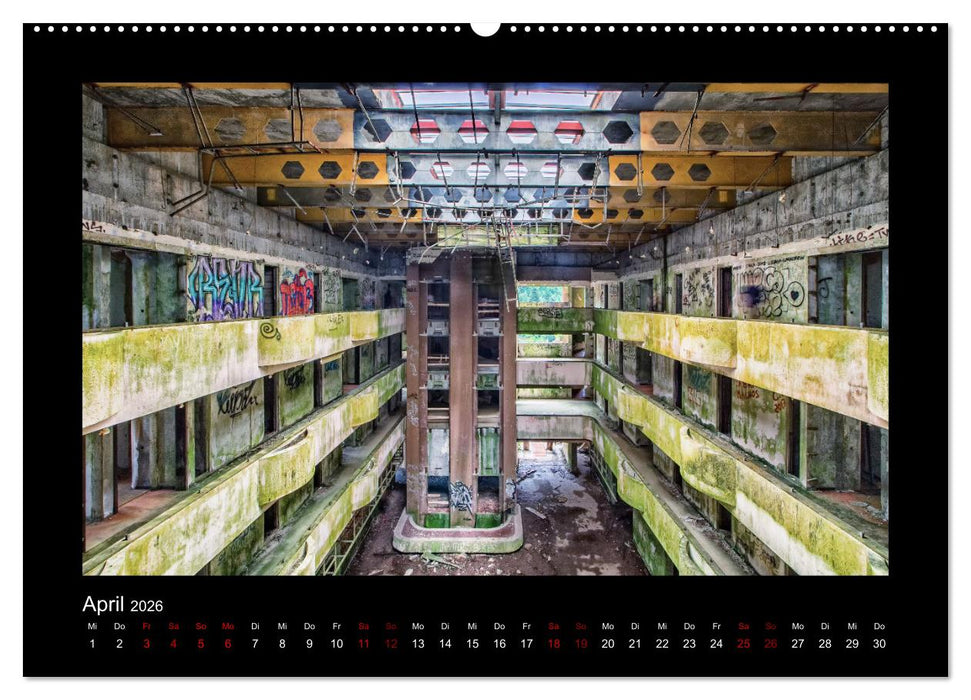 Morbider Charme - Vergessene Orte auf den Azoren - (CALVENDO Premium Wandkalender 2026)