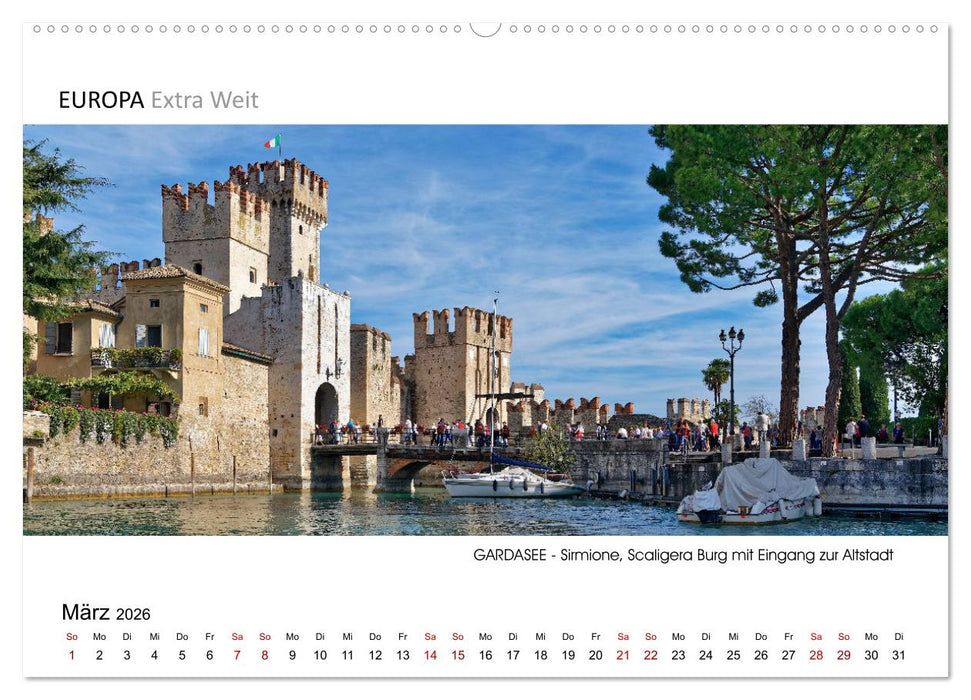 Malerische Orte am GARDASEE - Panoramabilder (CALVENDO Premium Wandkalender 2026)