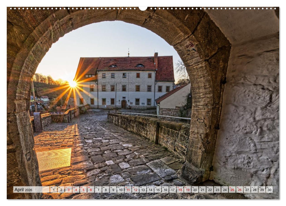Die Burg Hohnstein im Licht der vier Jahreszeiten (CALVENDO Premium Wandkalender 2026)