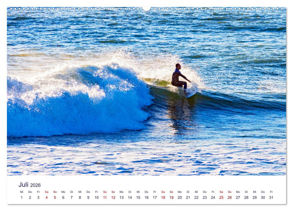 Surfer an der Côte de Lumière (CALVENDO Premium Wandkalender 2026)