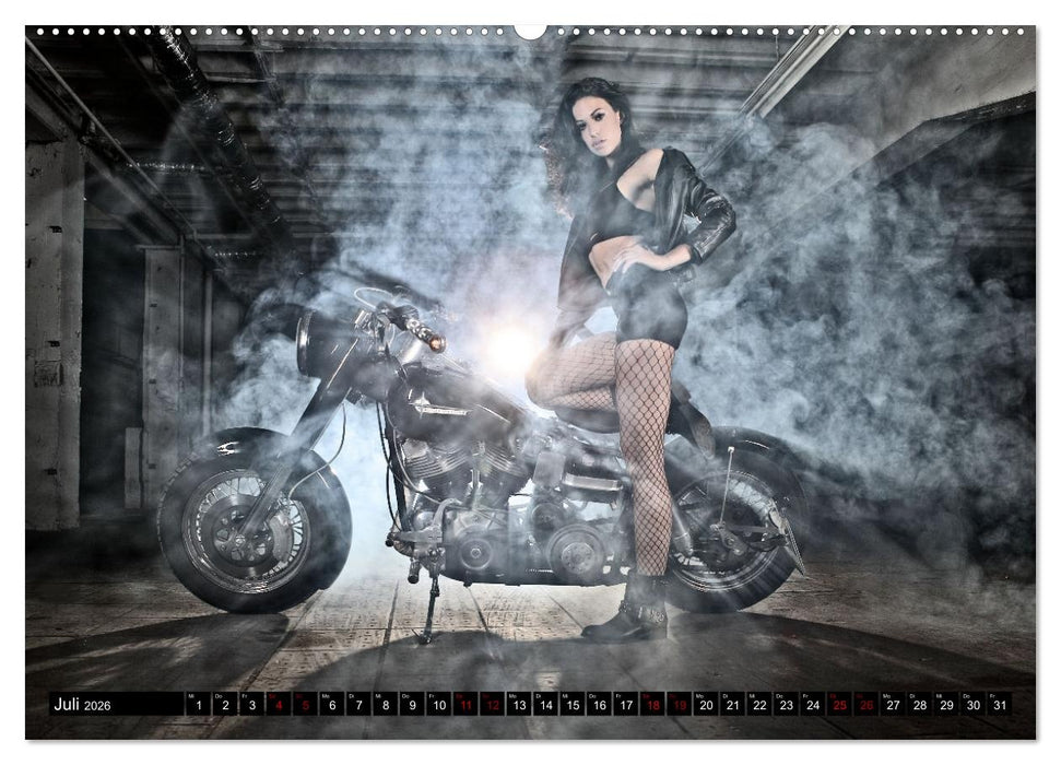 Motorräder und Sexy Girls (CALVENDO Premium Wandkalender 2026)