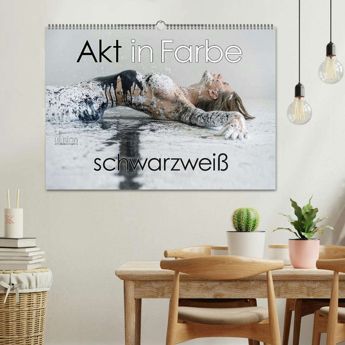 Akt in Farbe – schwarzweiß (CALVENDO Wandkalender 2026)