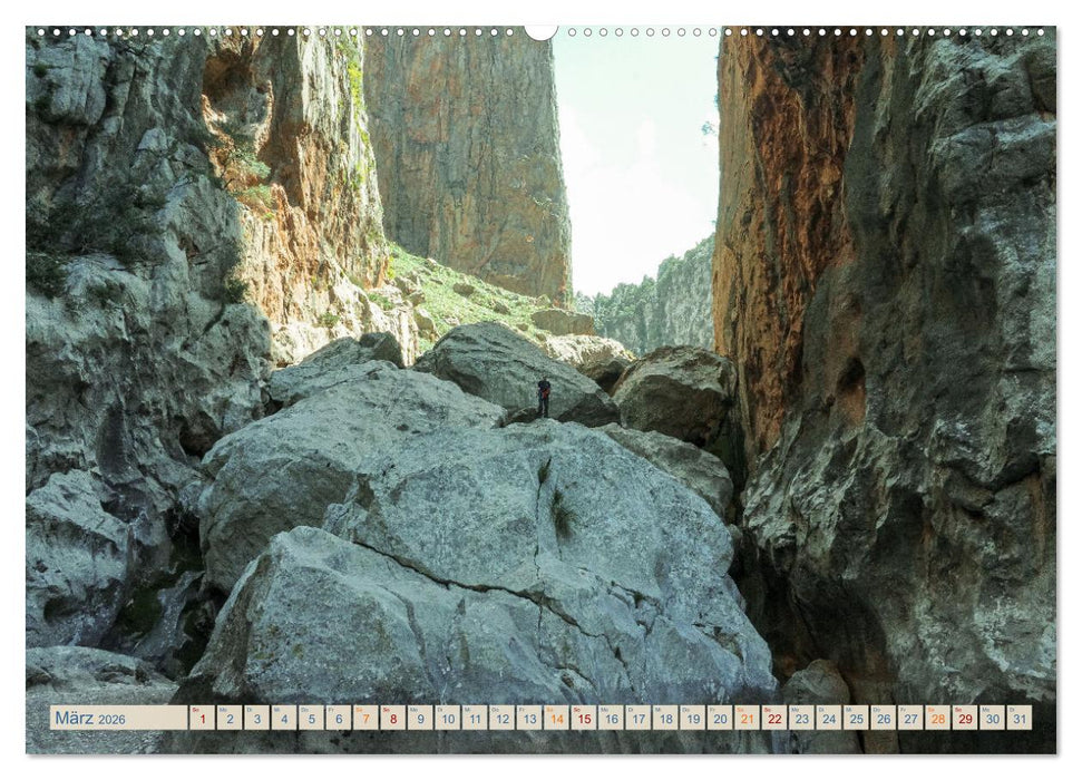 Tramuntana Trekking - Wandern auf Mallorca (CALVENDO Premium Wandkalender 2026)