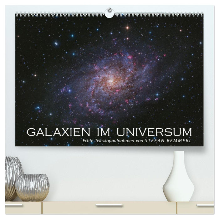 Galaxien im Universum (CALVENDO Premium Wandkalender 2026)