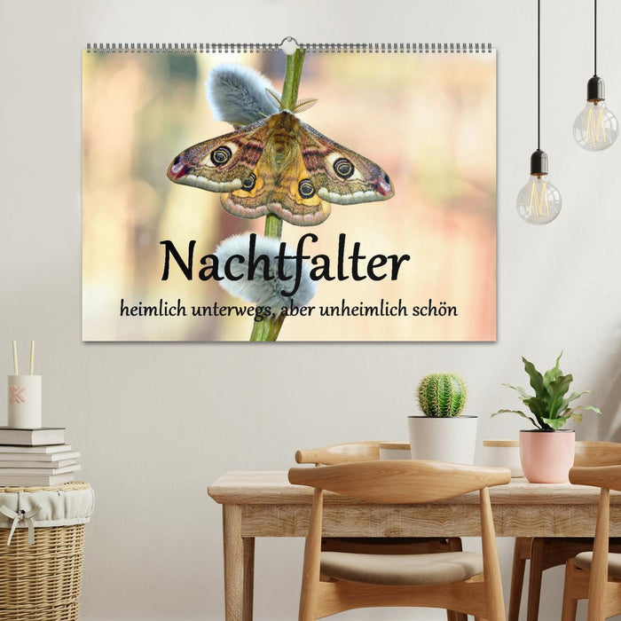 Nachtfalter - heimlich unterwegs, aber unheimlich schön (CALVENDO Wandkalender 2026)