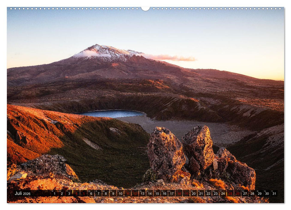 Der Norden Neuseelands: Vulkane, Wasserfälle und imposante Strände (CALVENDO Premium Wandkalender 2026)