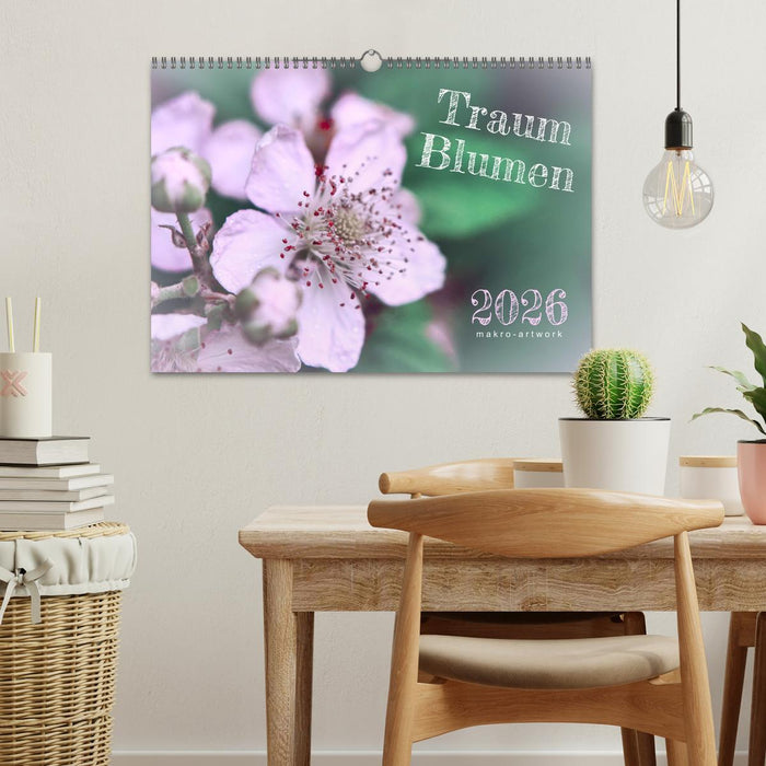 Traum Blumen (CALVENDO Wandkalender 2026)