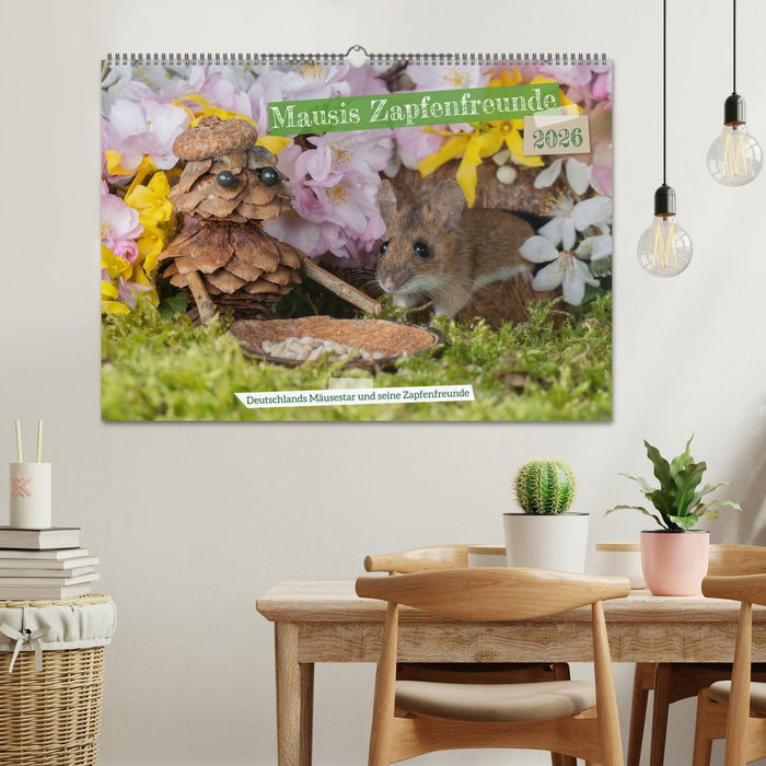Mausis Zapfenfreunde (CALVENDO Wandkalender 2026)