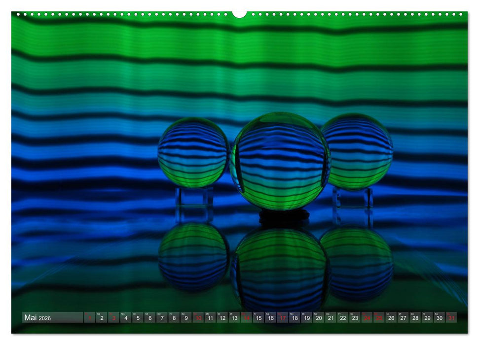 Glaskugeln im Licht - faszinierende Lightpaintings (CALVENDO Wandkalender 2026)