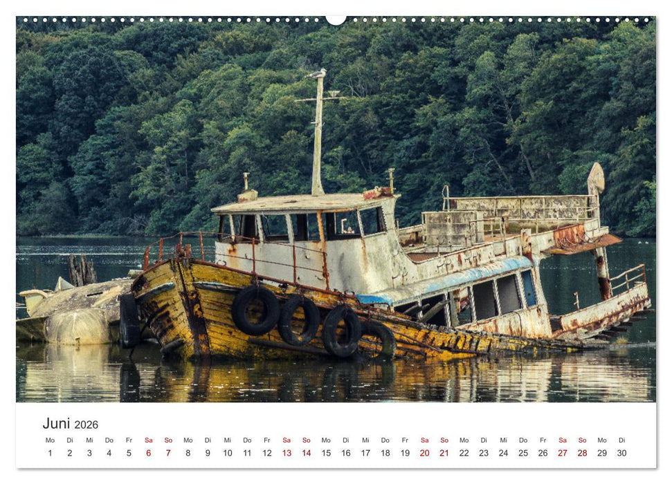 Gestrandet - Schiffswracks in der Bretagne (CALVENDO Wandkalender 2026)