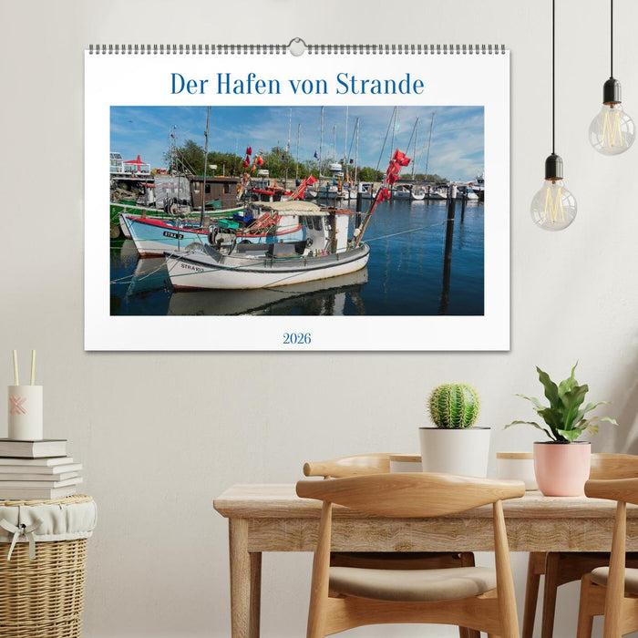 Der Hafen von Strande (CALVENDO Wandkalender 2026)