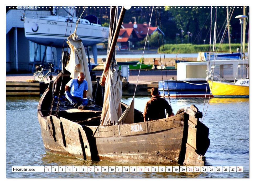Unter Segeln übers Kurische Haff (CALVENDO Wandkalender 2026)
