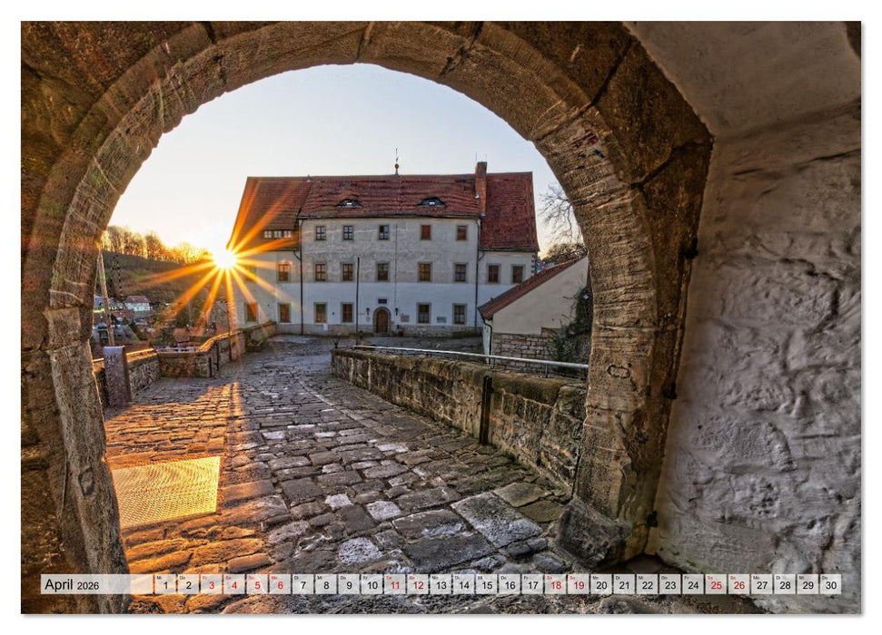 Die Burg Hohnstein im Licht der vier Jahreszeiten (CALVENDO Wandkalender 2026)