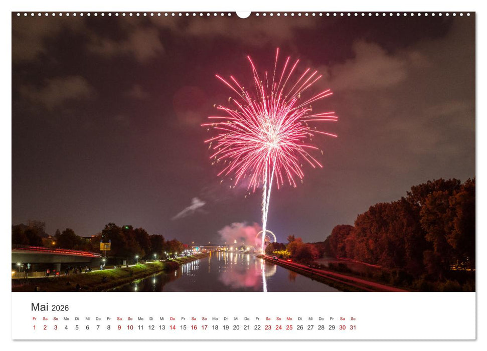 Regensburg kunstvoll in Szene gesetzt (CALVENDO Wandkalender 2026)
