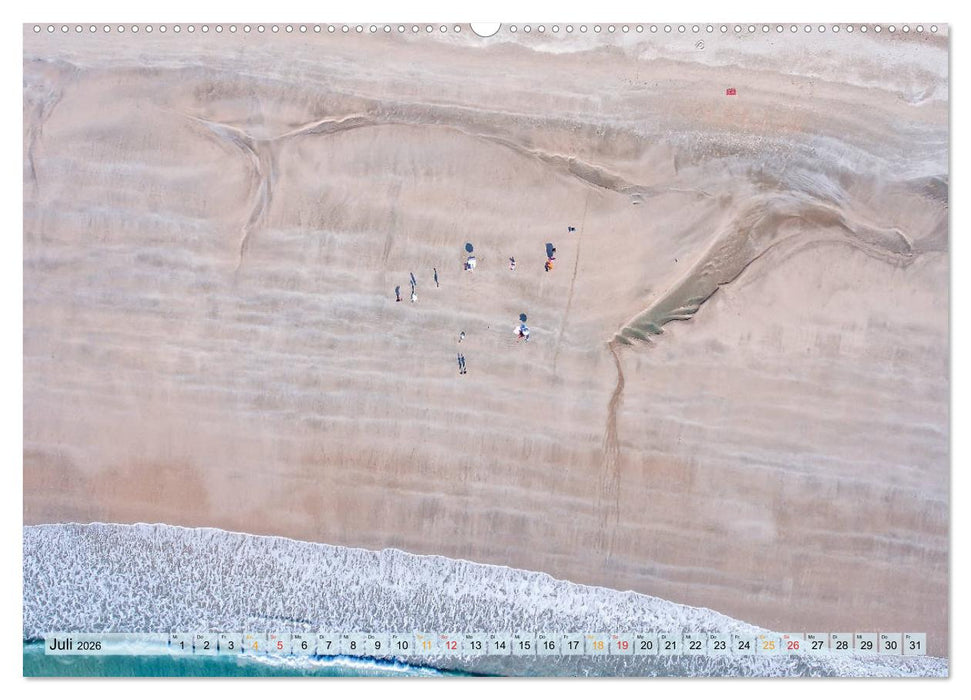 Strand im Blick der Drohne (CALVENDO Premium Wandkalender 2026)