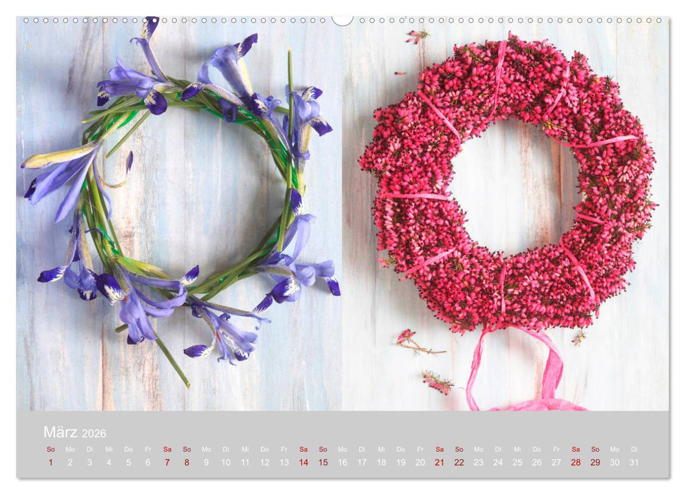 Mit eigenen Kranzarrangements durch das Jahr (CALVENDO Premium Wandkalender 2026)