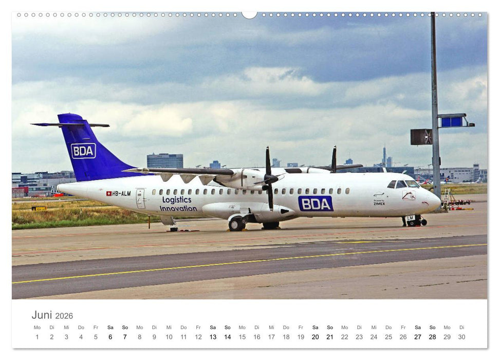 Große und kleine Flieger am Flughafen (CALVENDO Premium Wandkalender 2026)