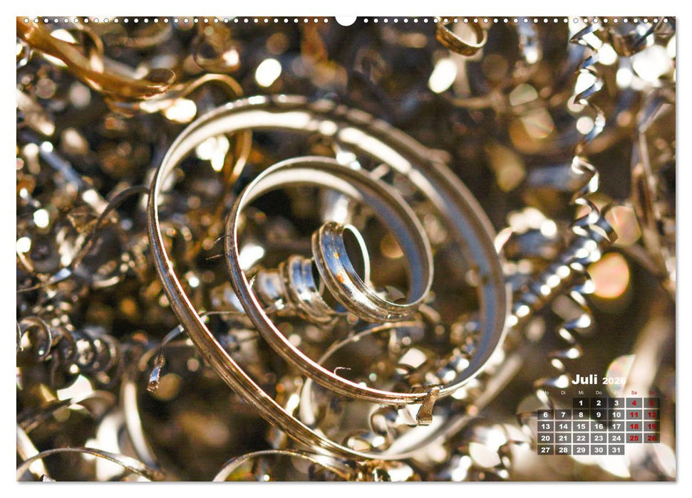 Metall - Schrott kunstvoll in Szene gesetzt (CALVENDO Premium Wandkalender 2026)