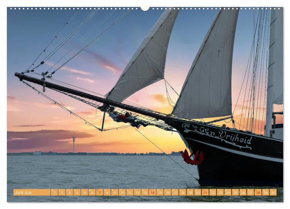 Segeln im Sonnenuntergang (CALVENDO Premium Wandkalender 2026)