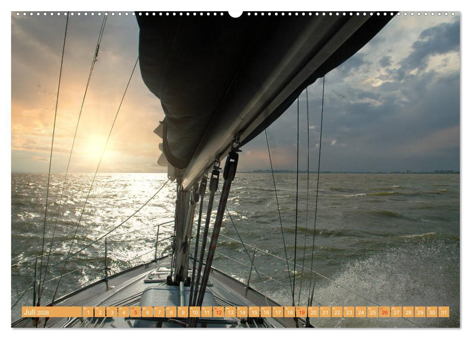 Segeln im Sonnenuntergang (CALVENDO Premium Wandkalender 2026)