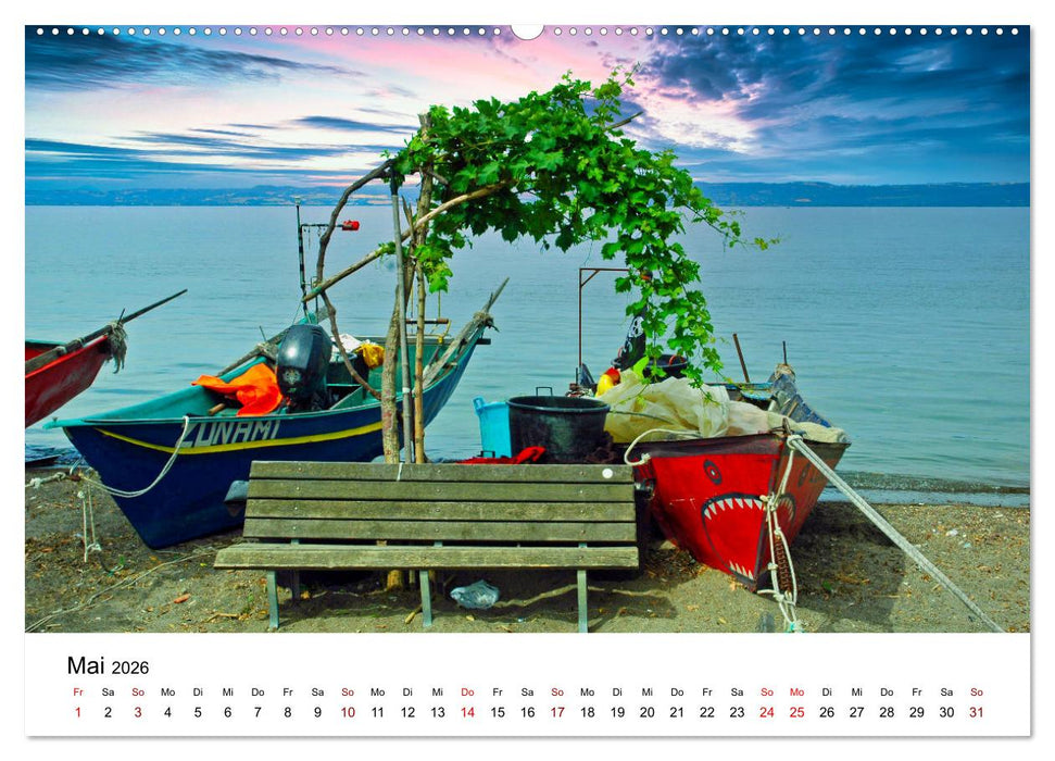 Farbenfrohe Boote in kristallklarem Wasser (CALVENDO Premium Wandkalender 2026)
