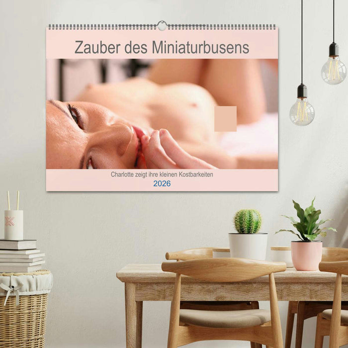 Zauber des Miniaturbusens - Charlotte zeigt ihre Kostbarkeiten (CALVENDO Wandkalender 2026)