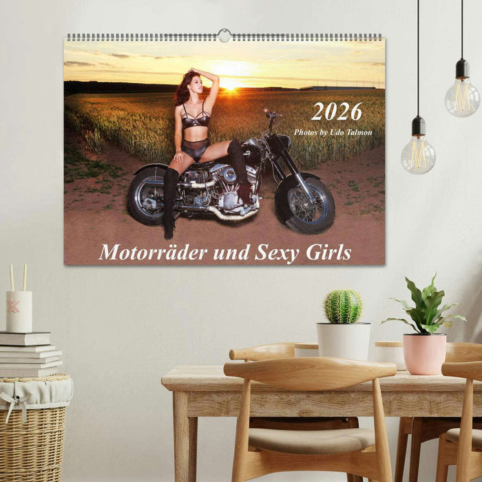 Motorräder und Sexy Girls (CALVENDO Wandkalender 2026)