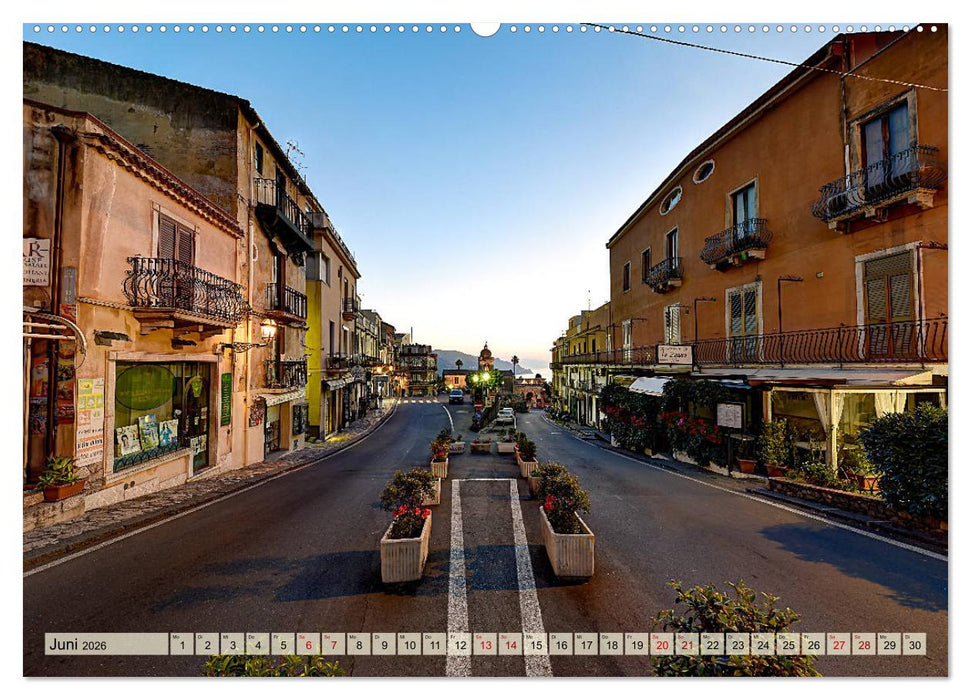 Taormina zur blauen Stunde (CALVENDO Premium Wandkalender 2026)