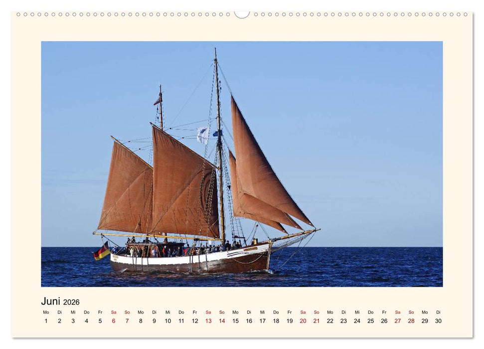 Unter vollen Segeln Traditionssegler auf der Ostsee (CALVENDO Premium Wandkalender 2026)