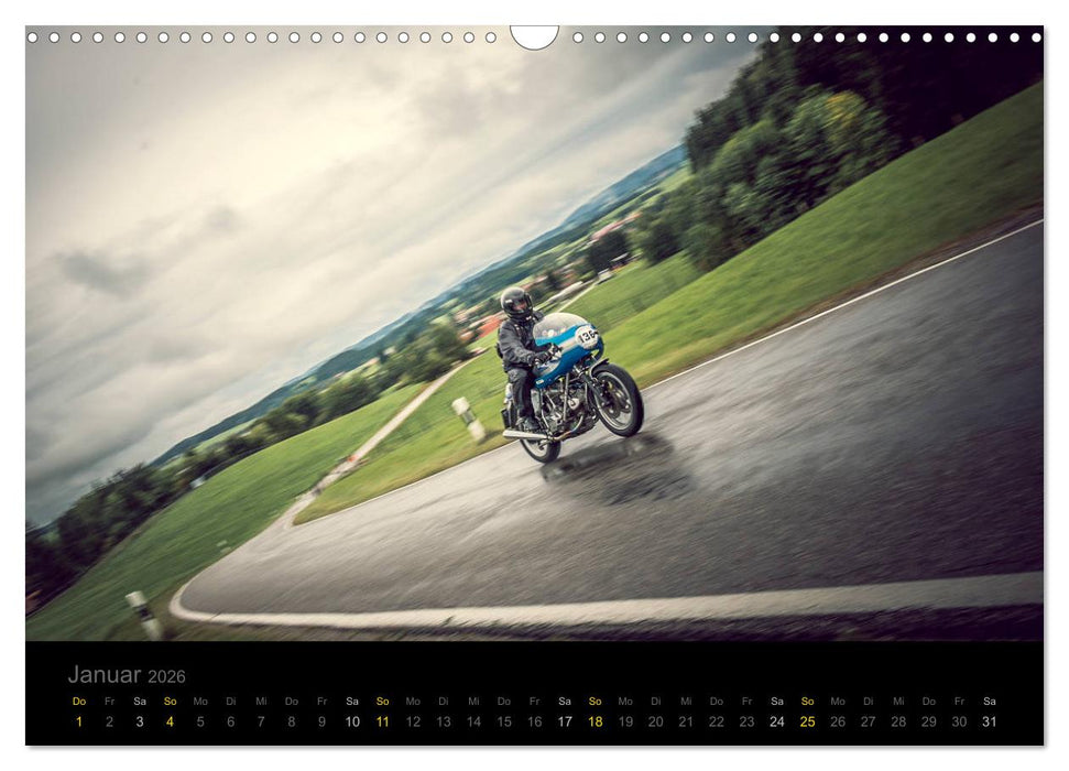 Klassische Motorräder auf der Piste (CALVENDO Wandkalender 2026)