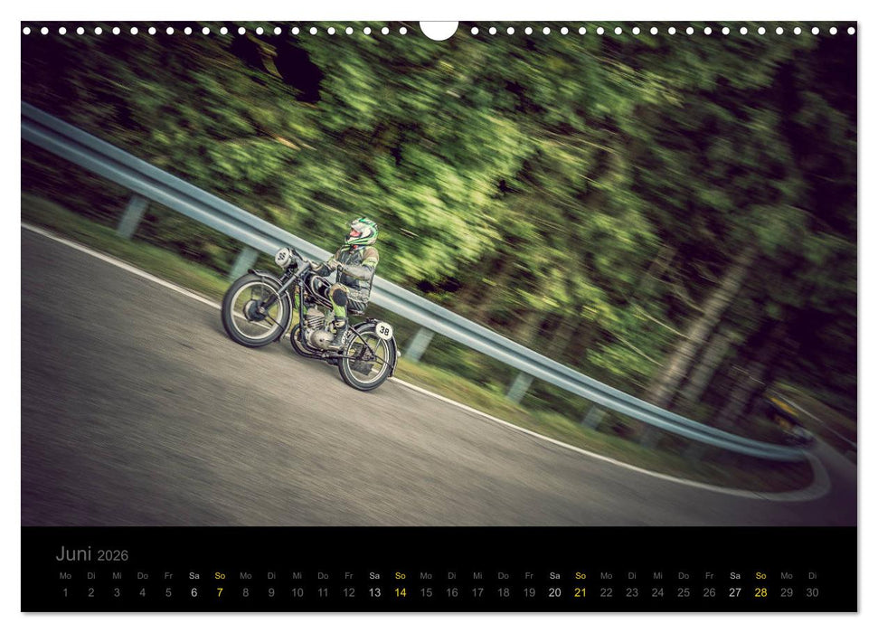 Klassische Motorräder auf der Piste (CALVENDO Wandkalender 2026)