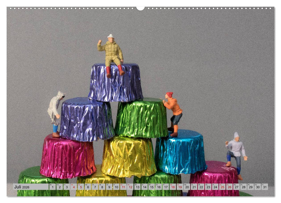 Miniaturwelten - Kleine Leute aus der Nachbarschaft (CALVENDO Premium Wandkalender 2026)