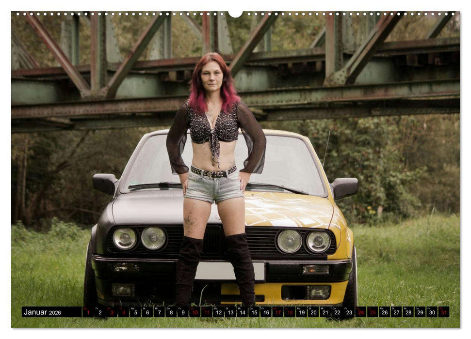 Heiße Frauen und schnelle Autos (CALVENDO Premium Wandkalender 2026)