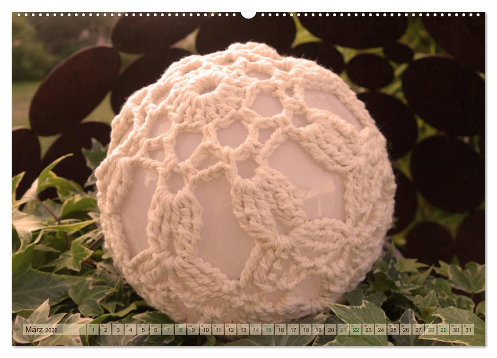 Häkelimpressionen - Gehäkelte Ideen für Haus und Garten (CALVENDO Premium Wandkalender 2026)