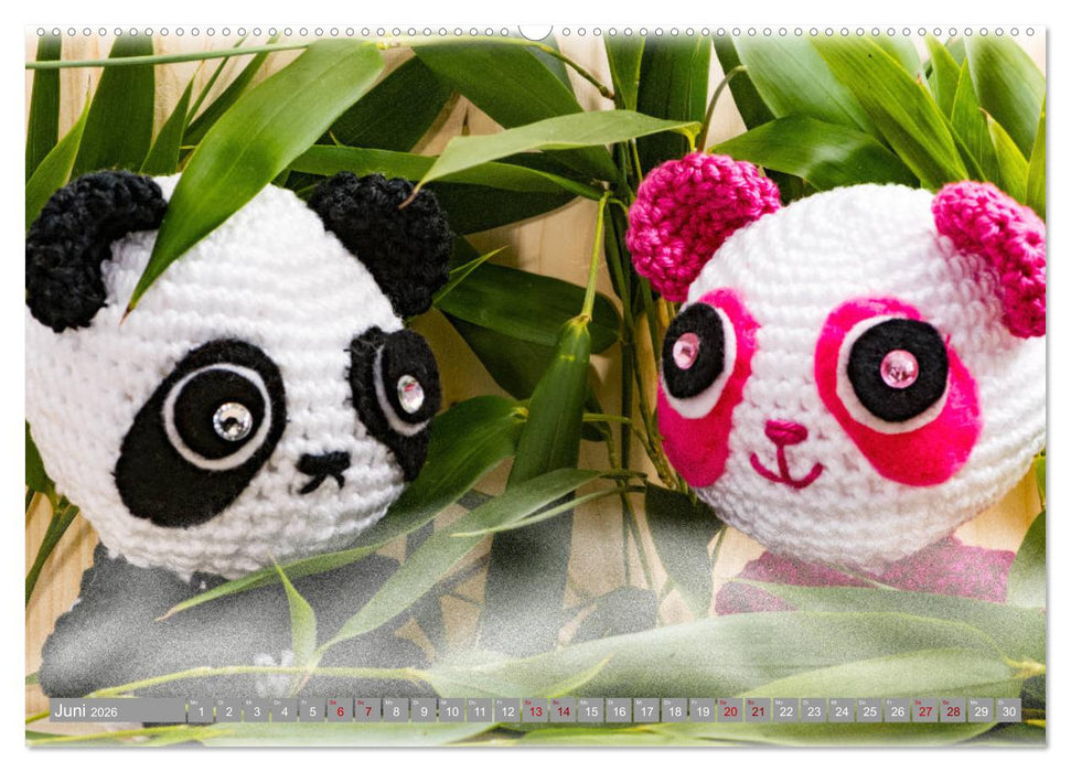 Amigurumi - Die gehäkelte Welt (CALVENDO Premium Wandkalender 2026)