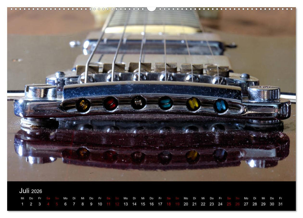 Feinheiten - Alte Gitarren im Detail (CALVENDO Premium Wandkalender 2026)