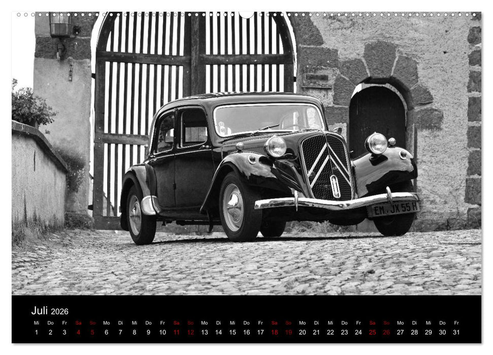 Citroën 11 CV Traction Avant in schwarzweiss (CALVENDO Premium Wandkalender 2026)