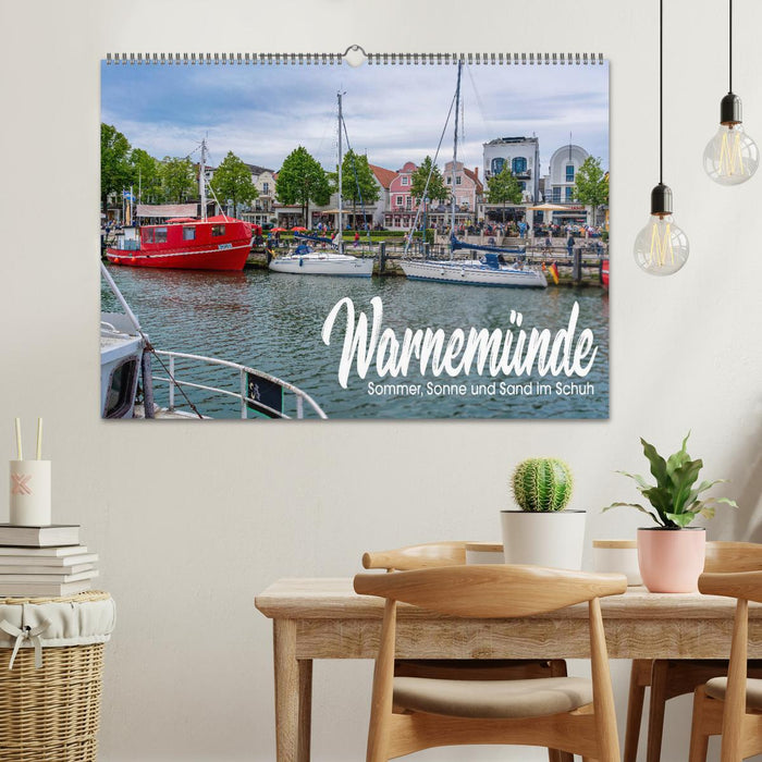 Warnemünde - Sommer, Sonne und Sand im Schuh (CALVENDO Wandkalender 2026)