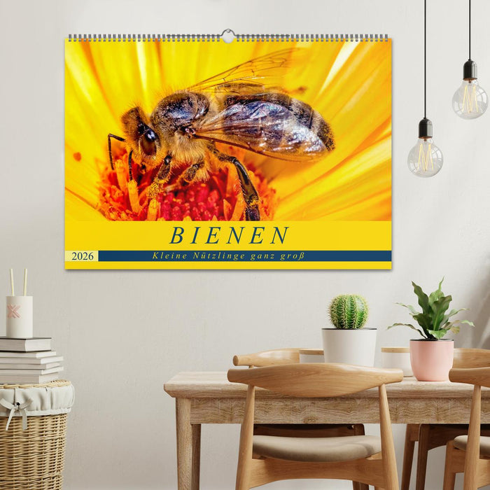 BIENEN - Kleine Nützlinge ganz groß (CALVENDO Wandkalender 2026)