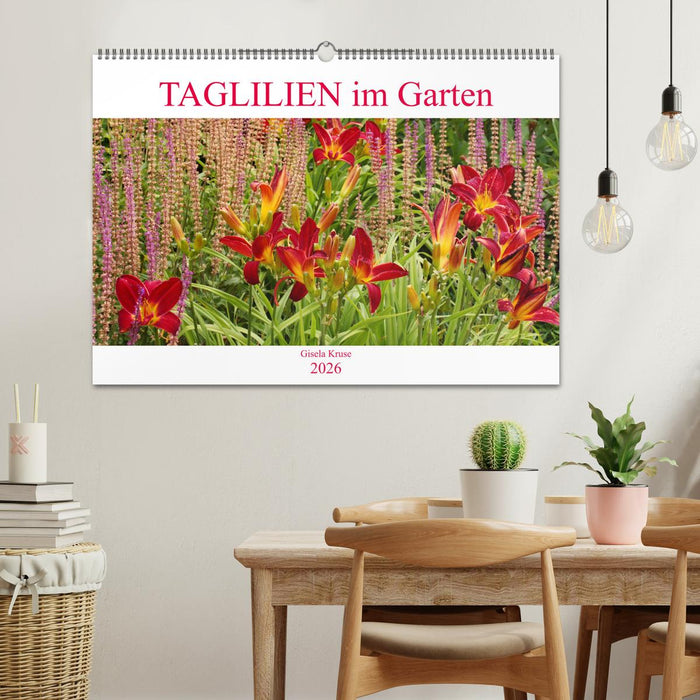 Taglilien im Garten (CALVENDO Wandkalender 2026)