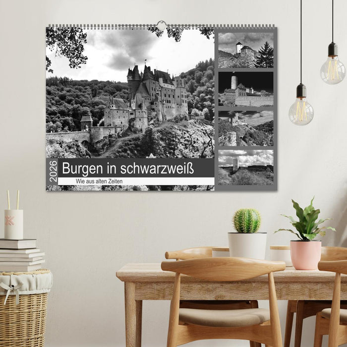 Burgen in schwarzweiß - Wie aus alten Zeiten (CALVENDO Wandkalender 2026)