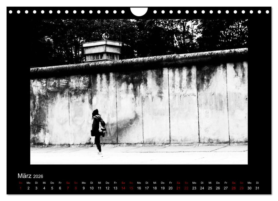 Strassenfotografie Berlin. schwarz/weiß - abstrakt - minimalistisch (CALVENDO Wandkalender 2026)